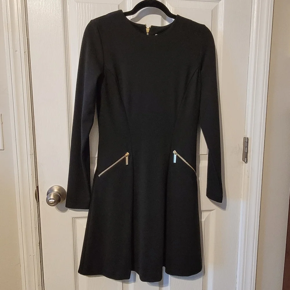 Michael Kors Longsleeve Little Black Dress Back Zip Closure Zip Pockets Size 4 - Picture 3 of 13